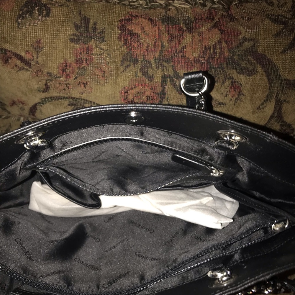 Handbag - Picture 2 of 4
